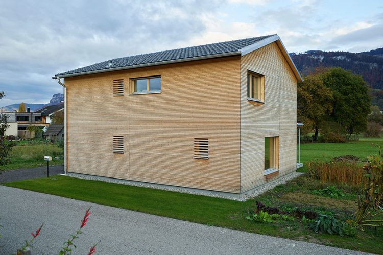 Einfamilienhaus-Holzhaus-Goetzis-78-05